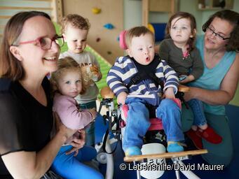 Therapeutinnen der interdisziplinären Frühförderung