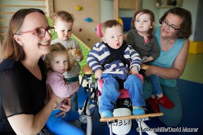 Therapeutinnen der interdisziplinären Frühförderung